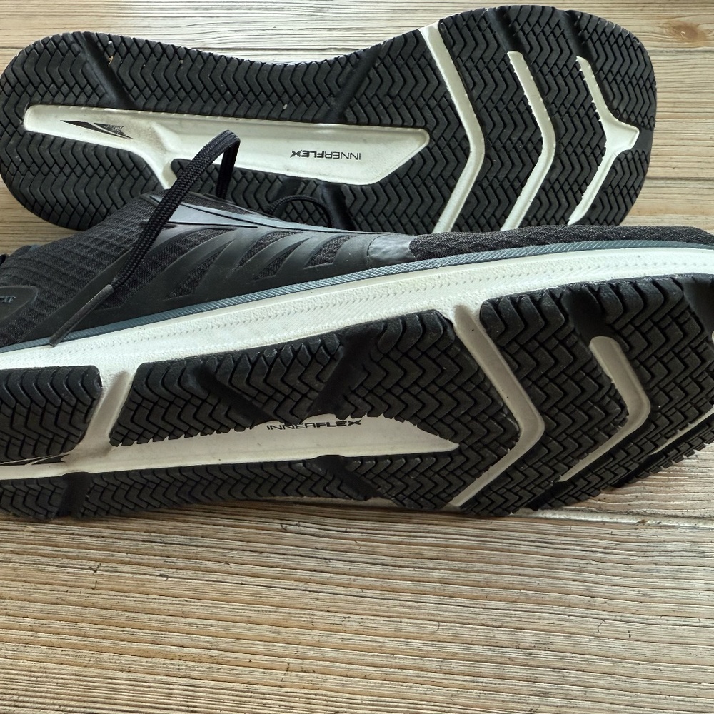 Ultra Running Solstice Xt - image 1